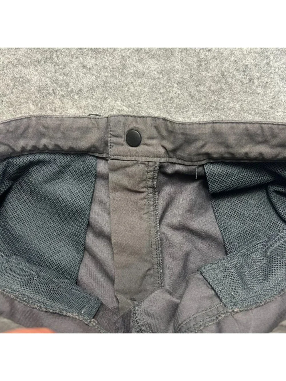 Nike ACG Cargo Shorts Mens 36 Dark Gray Flat Front Zipped Pocket Outdoor Hiking